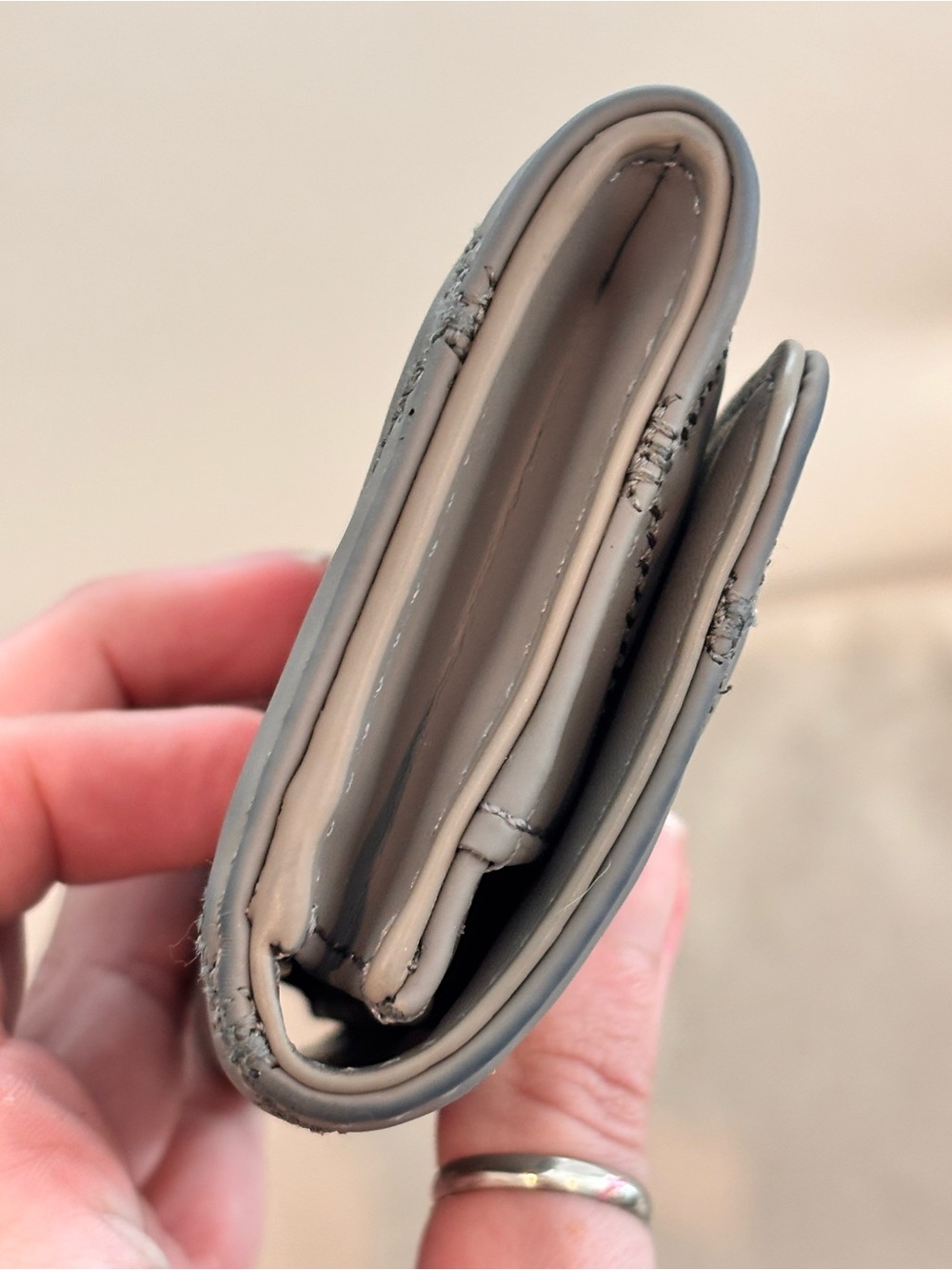 Tory Burch Quilted Leather Willa Matte Card Case in Color ‘Grey Heron’ - Picture 5 of 15